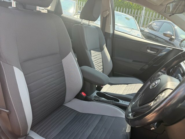Toyota Auris Auris Active D-4d White #22