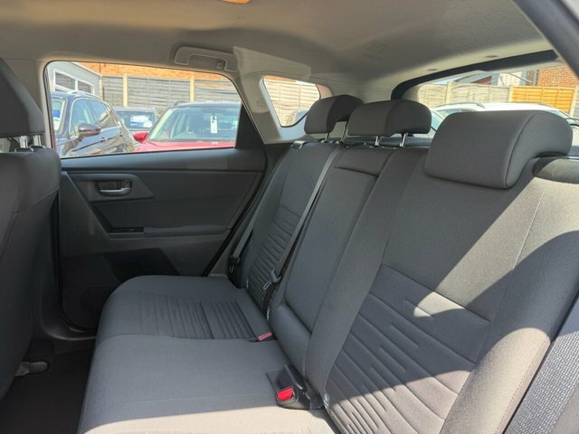 Toyota Auris Auris Active D-4d White #20