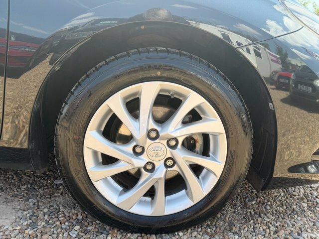 Toyota Auris Auris Active D-4d White #12