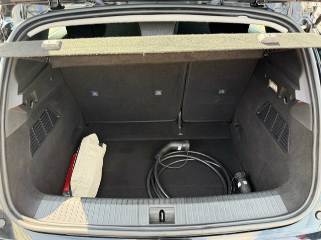Renault Megane E-Tech Equilibre Hatchback Black #4