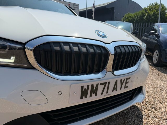 BMW 3 Series 330E 12Kwh Se Pro White #2