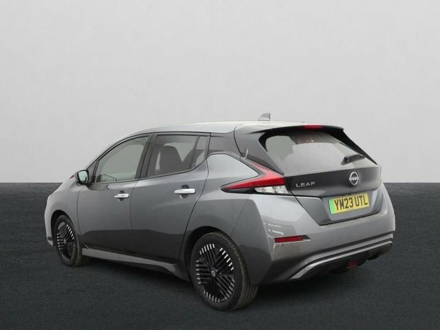 Nissan Leaf Tekna Hatchback Grey #2