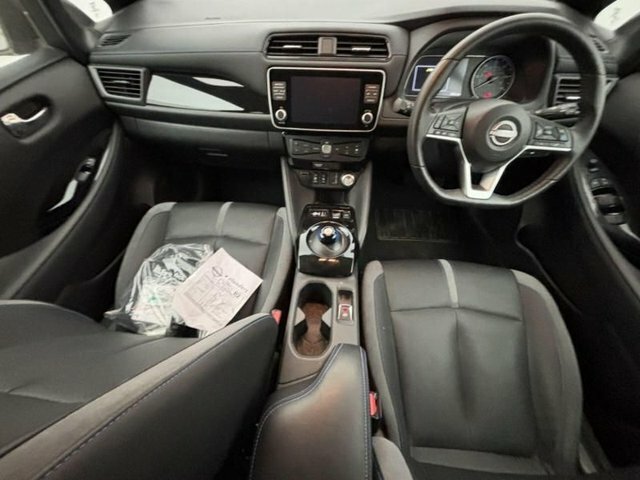 Nissan Leaf Tekna Hatchback Grey #5