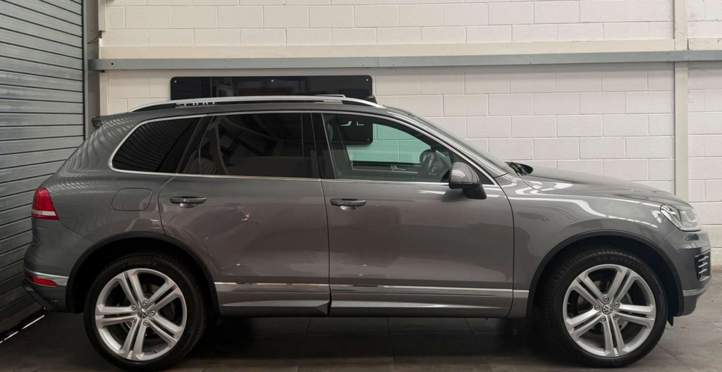 Volkswagen Touareg Suv #2