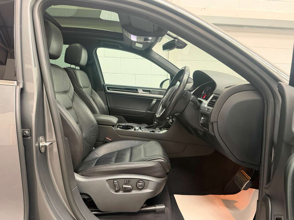 Volkswagen Touareg 3.0 V6 Tdi Bmt 262 R-line Plus Tip Grey #9