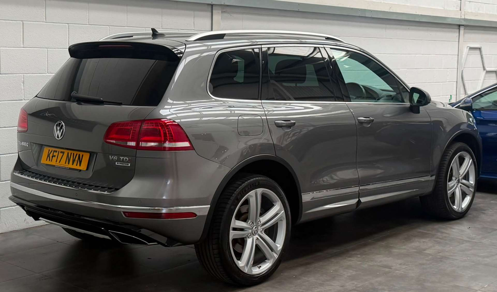 Volkswagen Touareg Suv #4