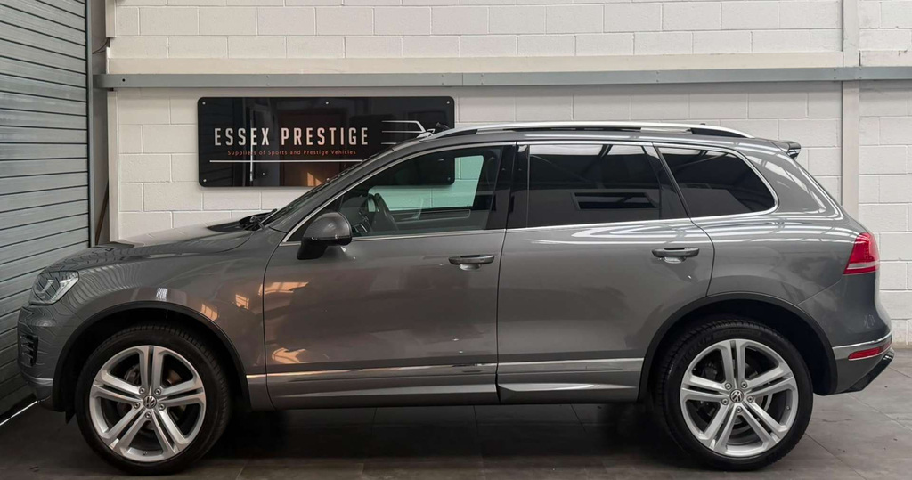 Volkswagen Touareg Suv #3