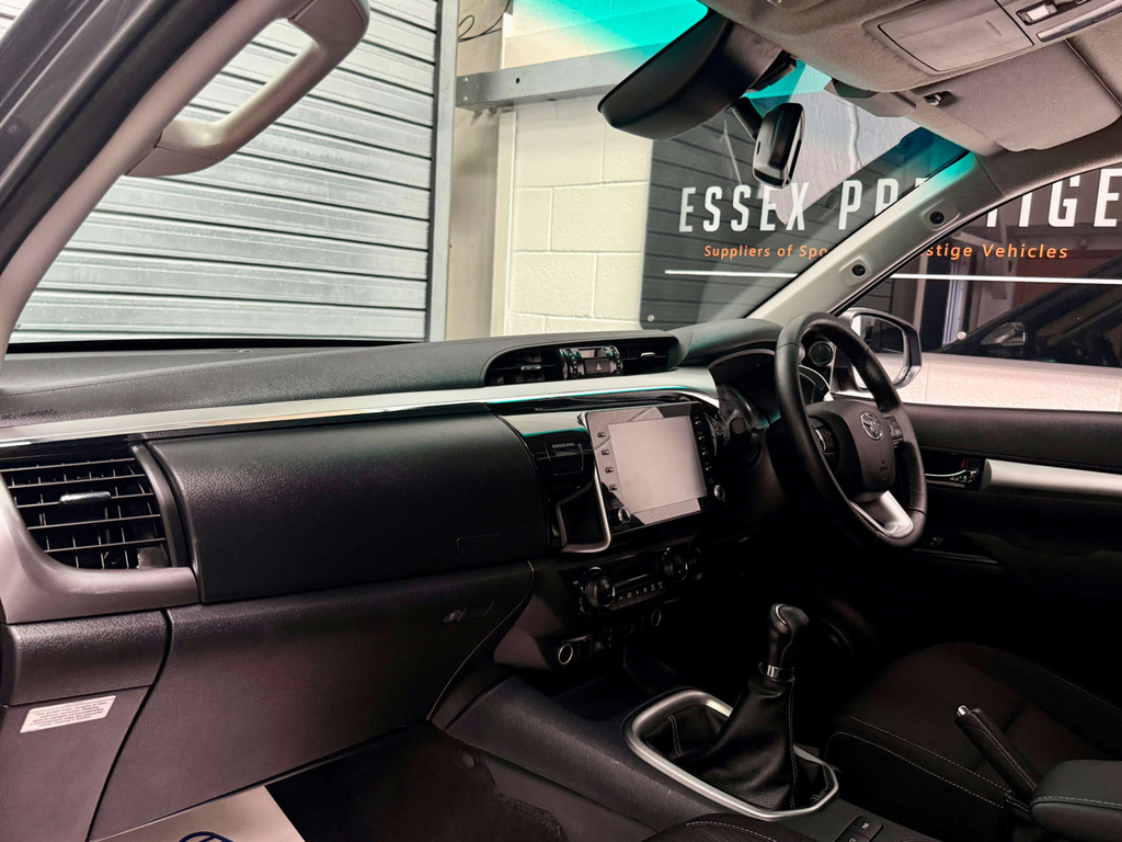 Toyota HILUX Panel Van 2.4 D-4d Active 202424 White #14