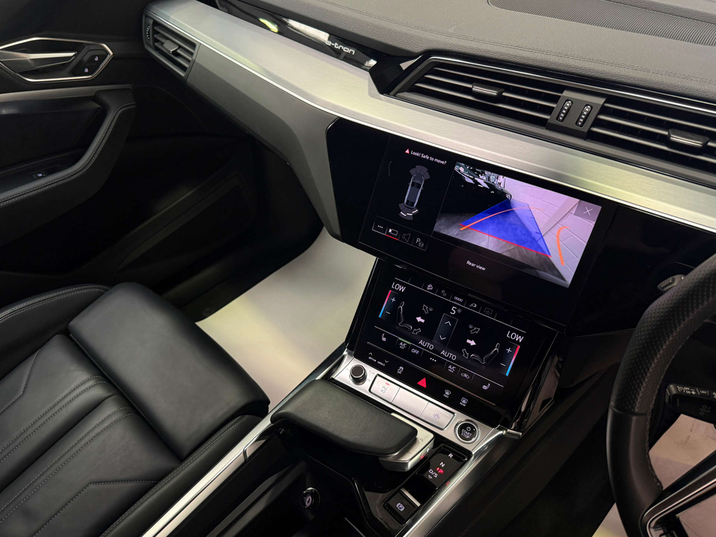 Audi E-tron 230Kw 50 Quattro 71Kwh Technik 22Kwch Black #20