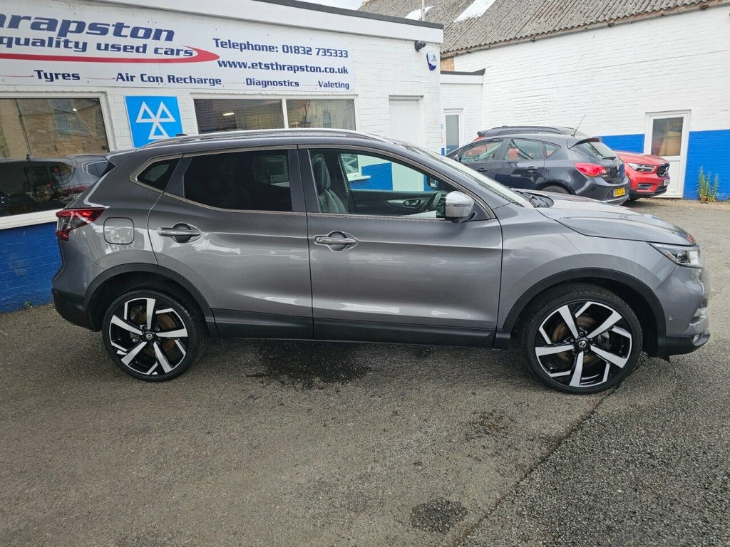 Nissan Qashqai 1.3L Tekna LD69OFX Grey #4