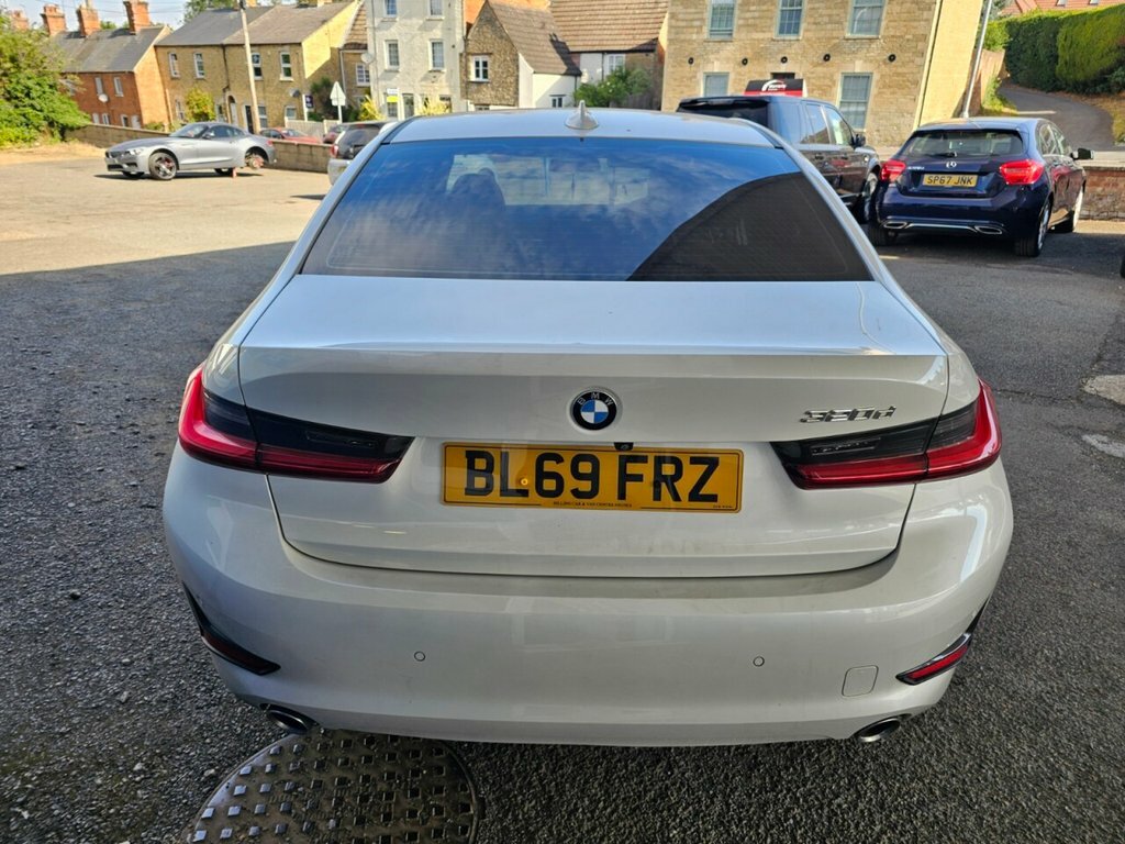 BMW 3 Series Saloon BL69FRZ White #4