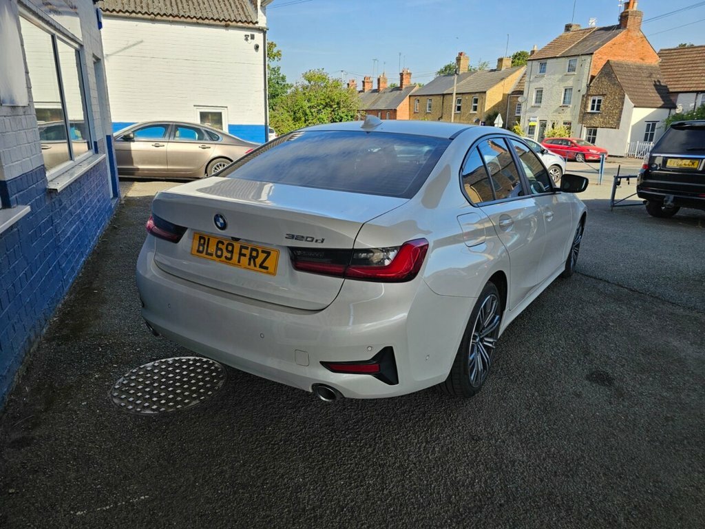 BMW 3 Series Saloon BL69FRZ White #3