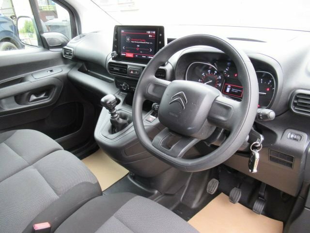 Citroen Berlingo 1.5L Enterprise Edition M YGZ9509 White #4