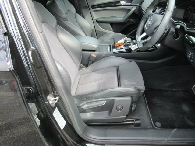 Audi Q5 2L Black Edition Black #2
