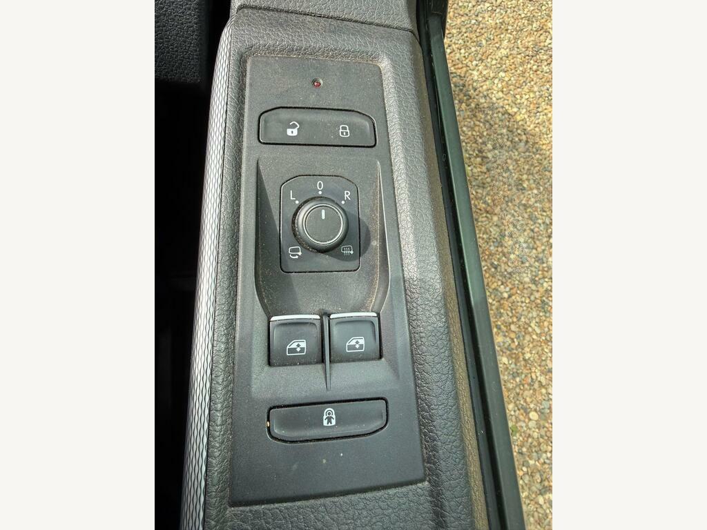 Volkswagen Caravelle #16