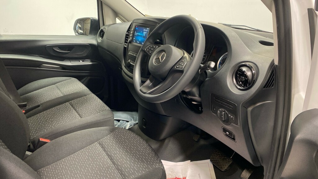 Mercedes-Benz Vito 66 Progressive L2 White #5