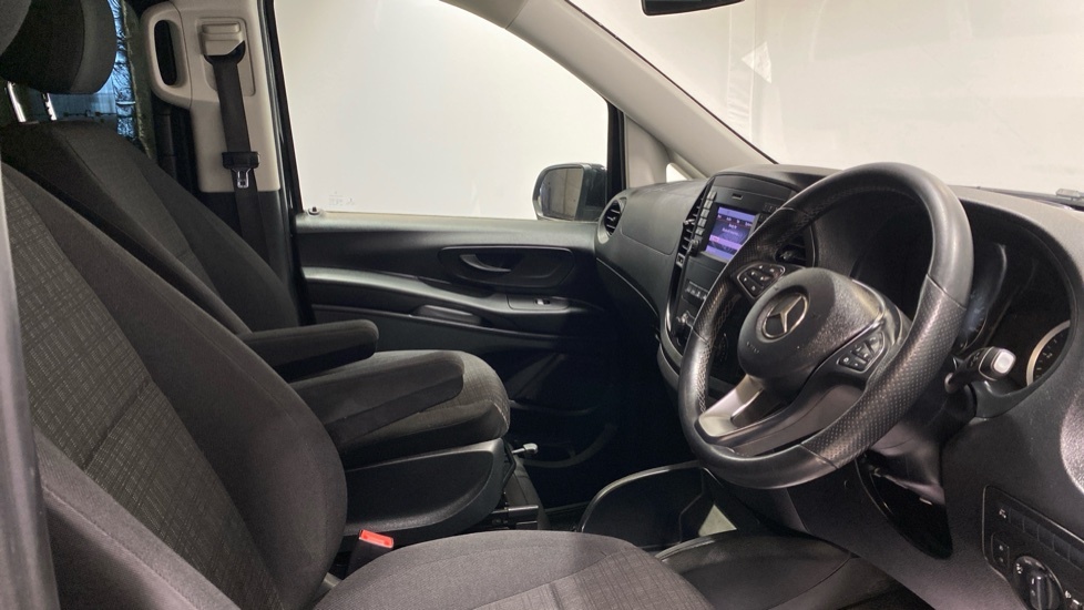 Mercedes-Benz Vito 119 Crew Premium L1 Black #5