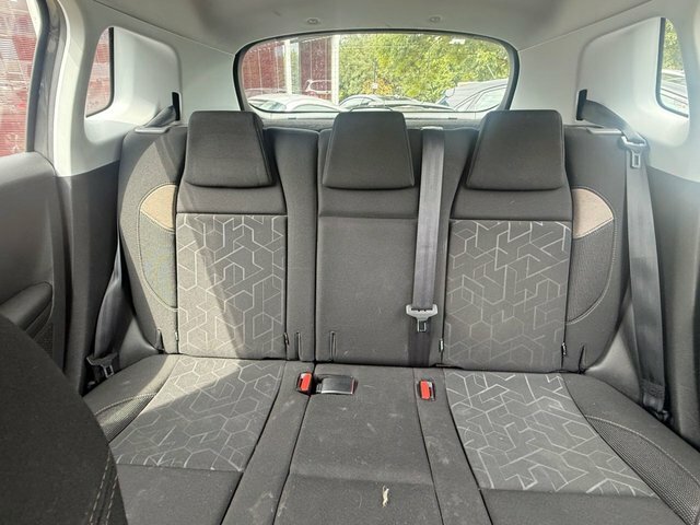 Peugeot 2008 1.4 Hdi Active 68 Bhp Red #15