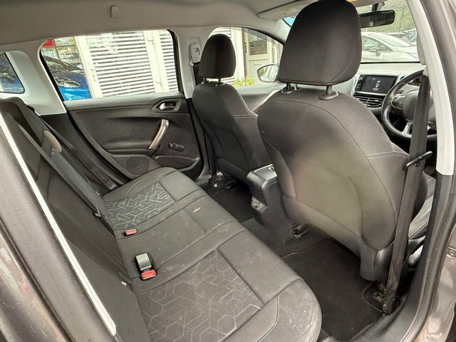 Peugeot 2008 1.4 Hdi Active 68 Bhp Red #14