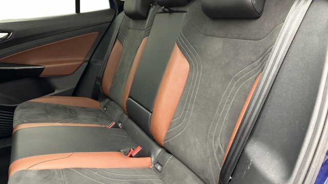 Volkswagen ID.4 Pro Performance 77Kwh Family Suv Blue #6