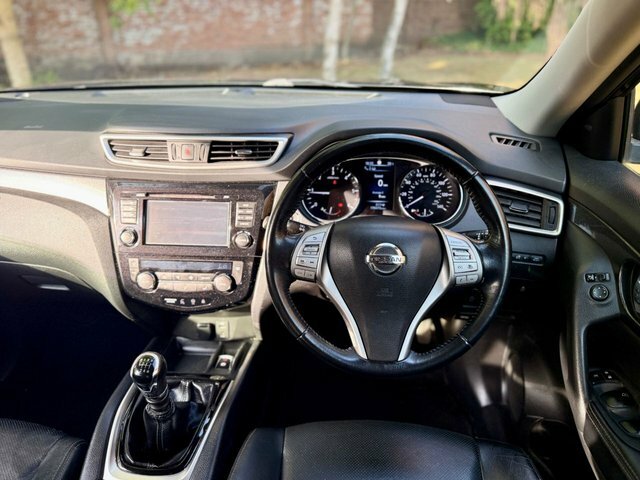 Nissan X-Trail Acenta White #20