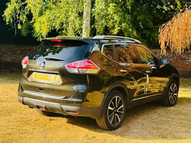 Nissan X-Trail Acenta White #14