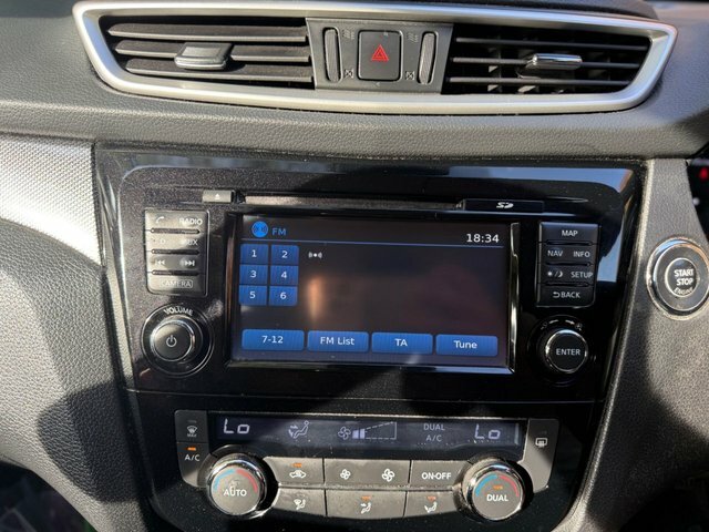 Nissan X-Trail Acenta White #30