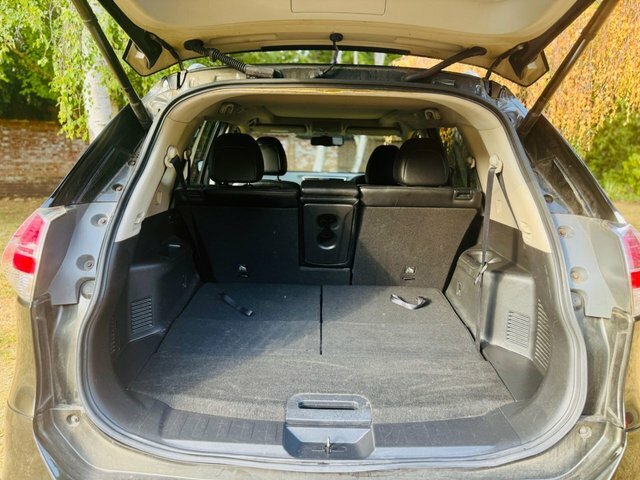 Nissan X-Trail Acenta White #12