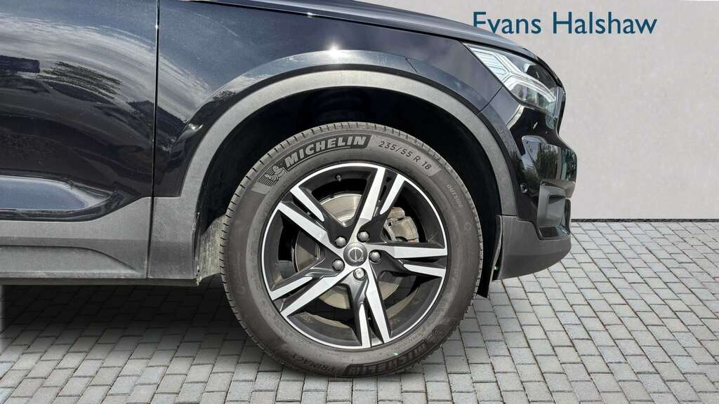 Volvo XC40 2.0 B4p R Design Awd 2020 FD70DZW Black #6