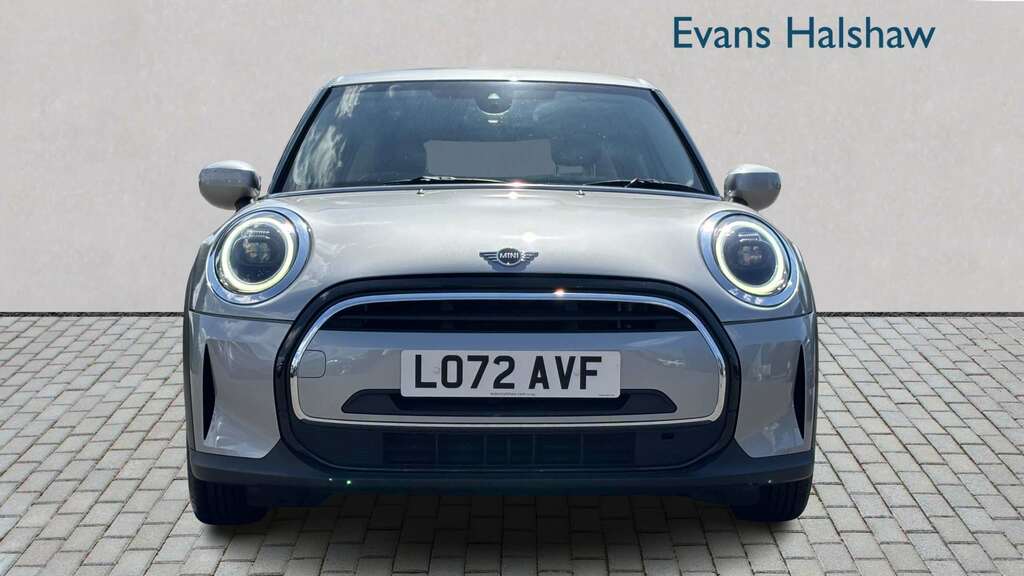 Mini Hatch 1.5 Cooper Classic 2022 LO72AVF Silver #2