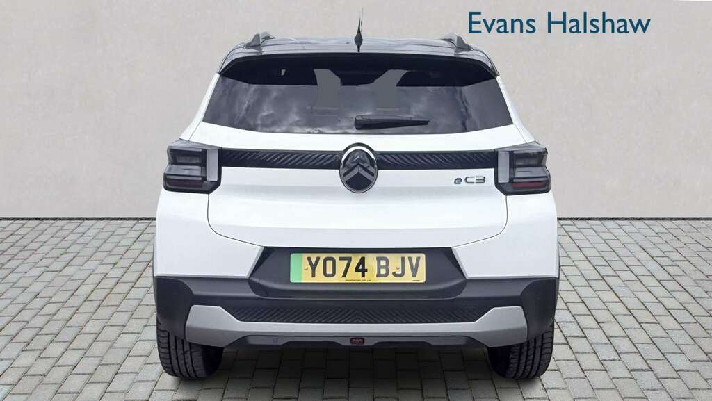 Citroen C3 83Kw Max 44Kwh 2024 YO74BJV White #5