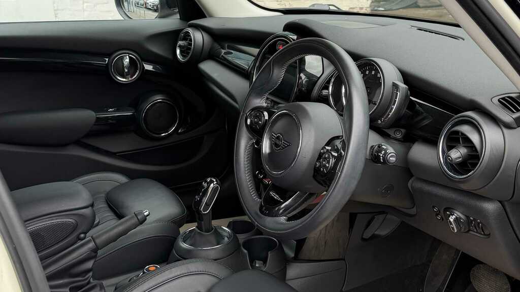 Mini Hatch 1.5 Cooper Exclusive II 2020 FV70WLG White #6