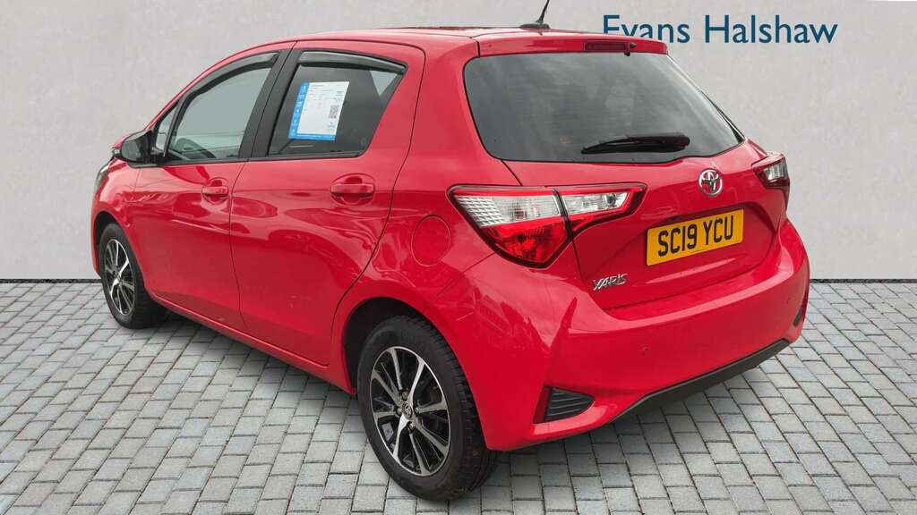 Toyota Yaris 1.0 72 Vvt-i Icon Tech 2019 Red