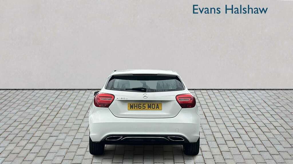 Mercedes-Benz A Class A180d Sport 2016 WH65MOA White #2