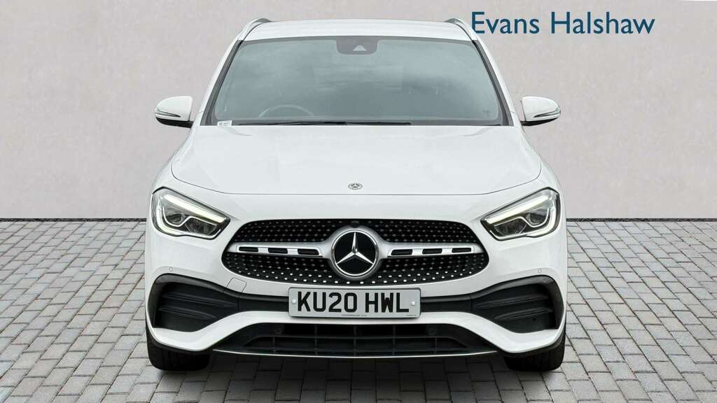 Mercedes-Benz GLA Class 200 Amg Line Executive 2020 KU20HWL White #3