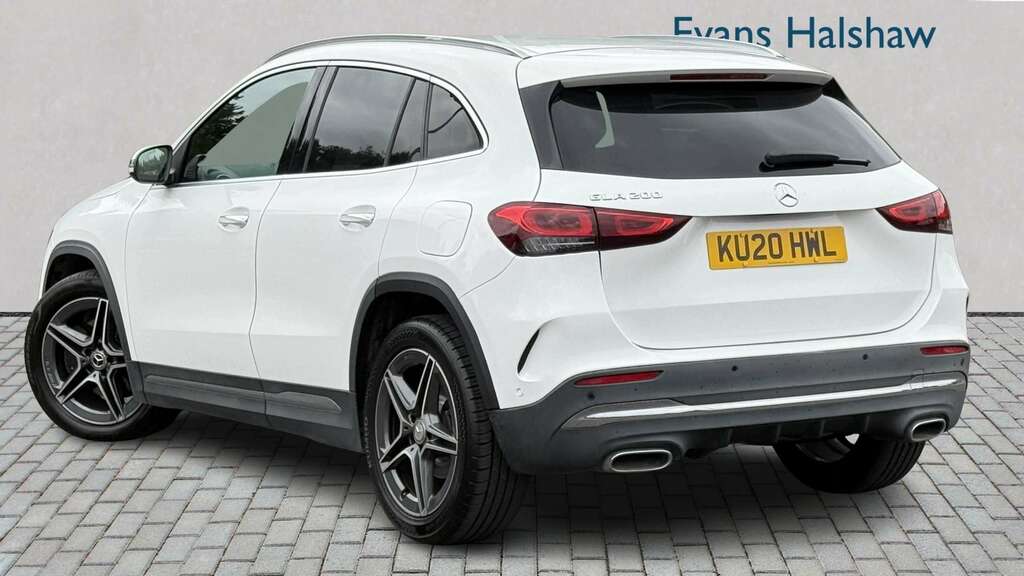 Mercedes-Benz GLA Class 200 Amg Line Executive 2020 KU20HWL White #2
