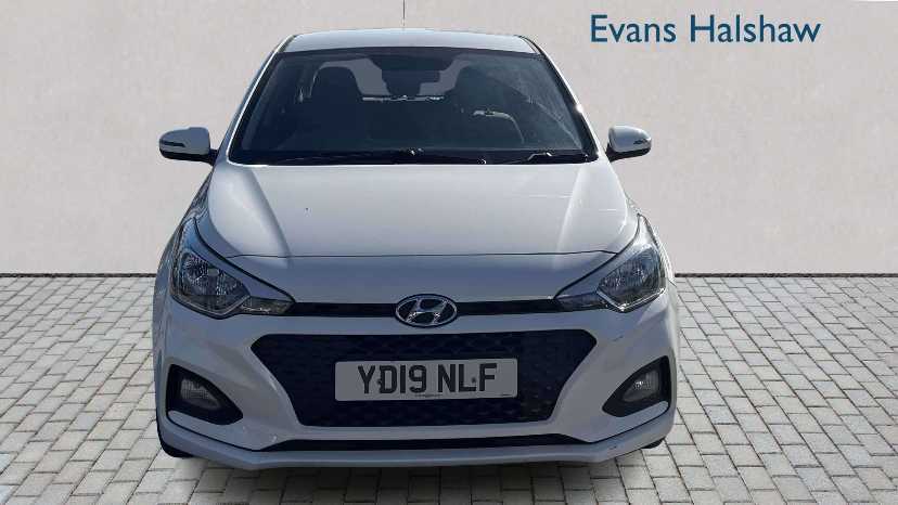 Hyundai I20 1.2 Mpi S Connect 2019 White #4