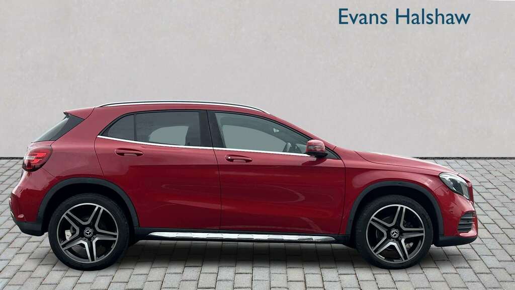 Mercedes-Benz GLA Class 220D 4Matic Amg Line Premium 2018 Red #4