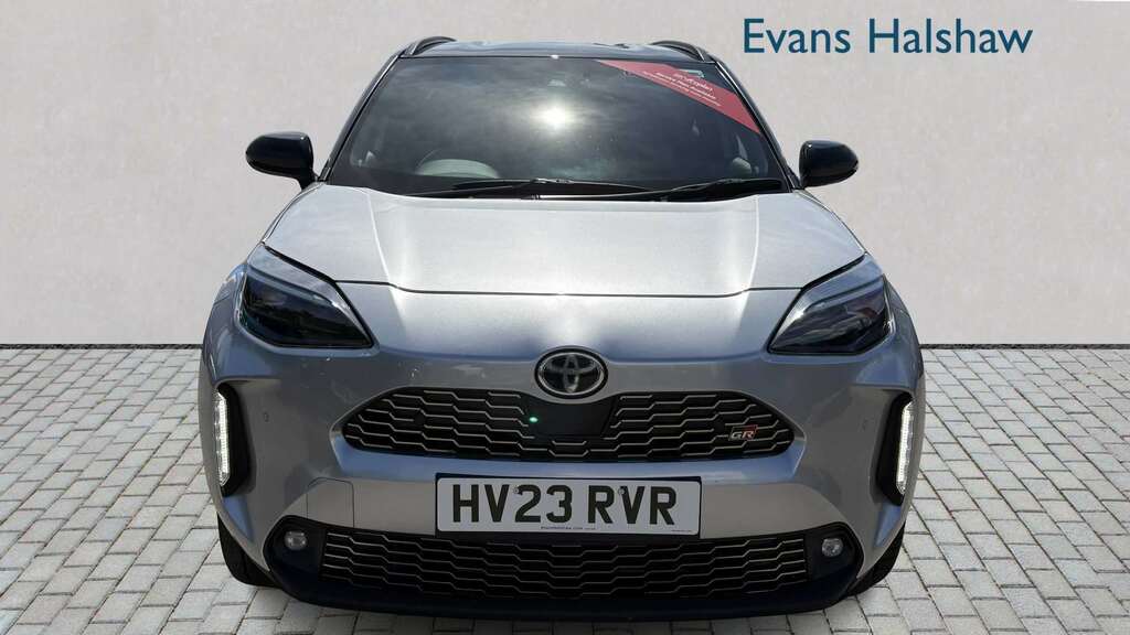 Toyota Yaris Cross 1.5 Hybrid Gr Sport Cvt 2023 HV23RVR Silver #2