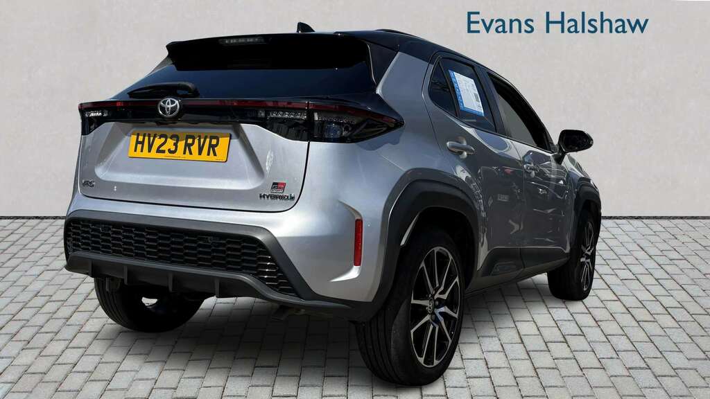 Toyota Yaris Cross 1.5 Hybrid Gr Sport Cvt 2023 HV23RVR Silver #4