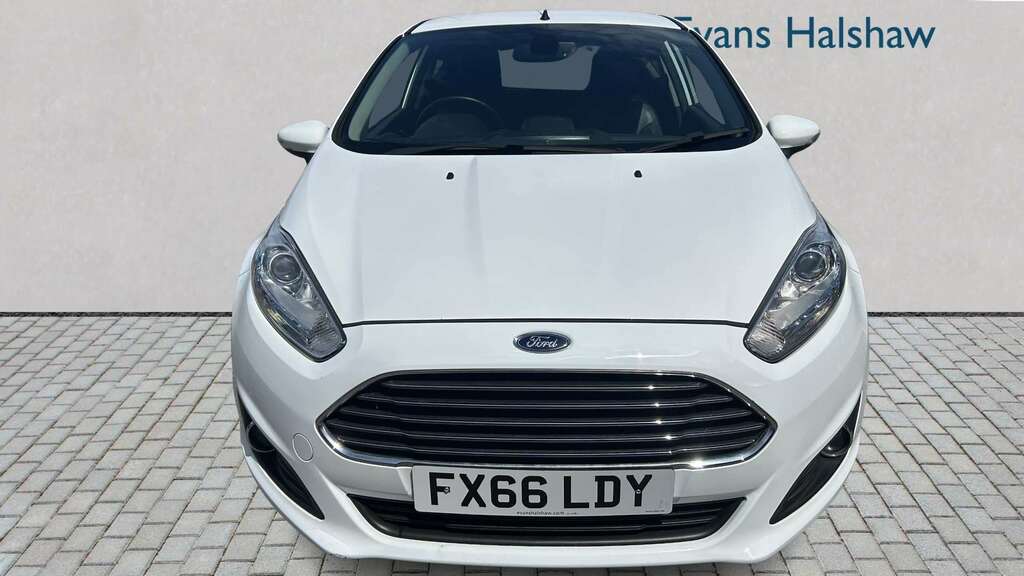 Ford Fiesta 1.0 Ecoboost Titanium X 2016 FX66LDY White #3