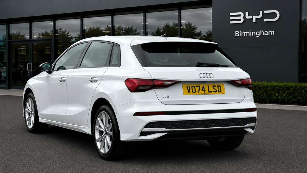 Audi A3 30 Tfsi Sport 2024 VO74LSD White #2