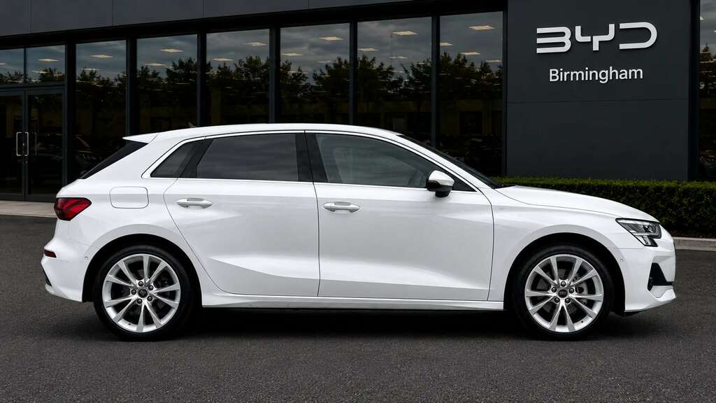 Audi A3 30 Tfsi Sport 2024 VO74LSD White #6