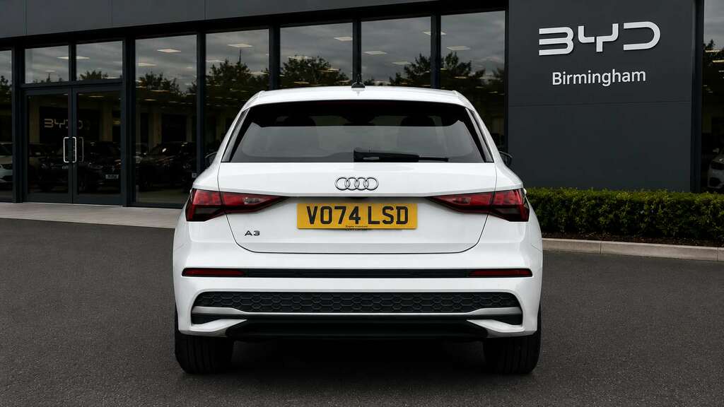 Audi A3 30 Tfsi Sport 2024 VO74LSD White #5