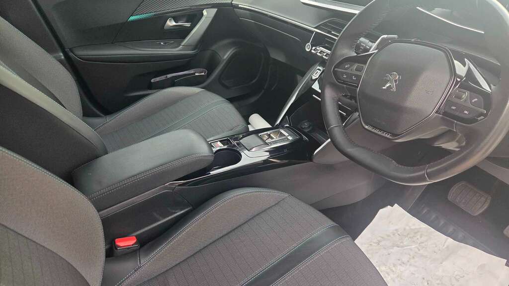 Peugeot 2008 1.2 Puretech 130 Allure Premium Eat8 2022 YL22NXD White #4