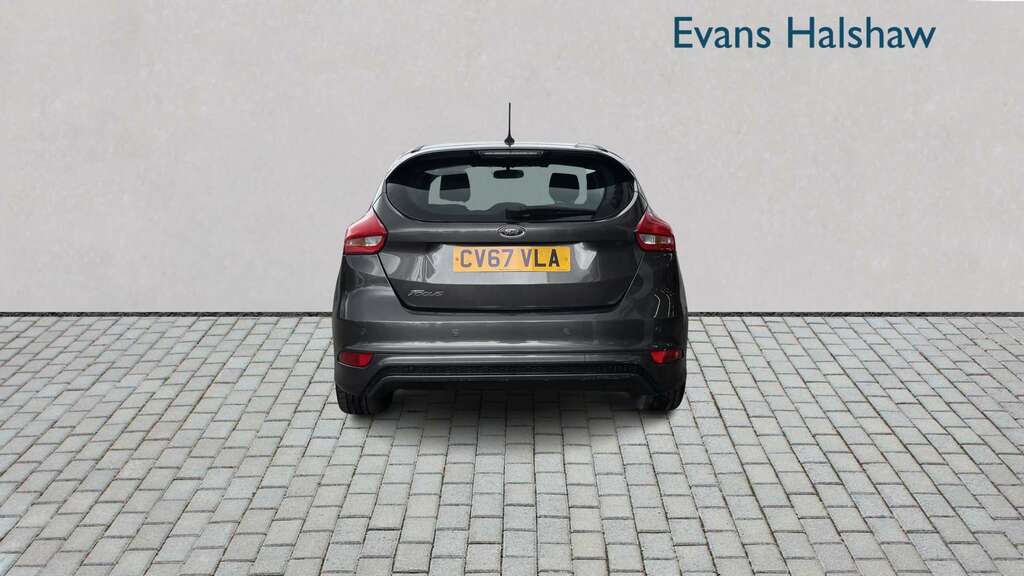 Ford Focus 1.5 Tdci 120 St-line 2017 CV67VLA Grey #5