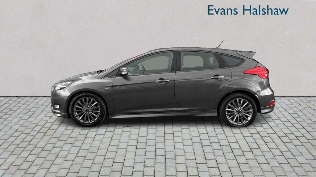 Ford Focus 1.5 Tdci 120 St-line 2017 CV67VLA Grey #3