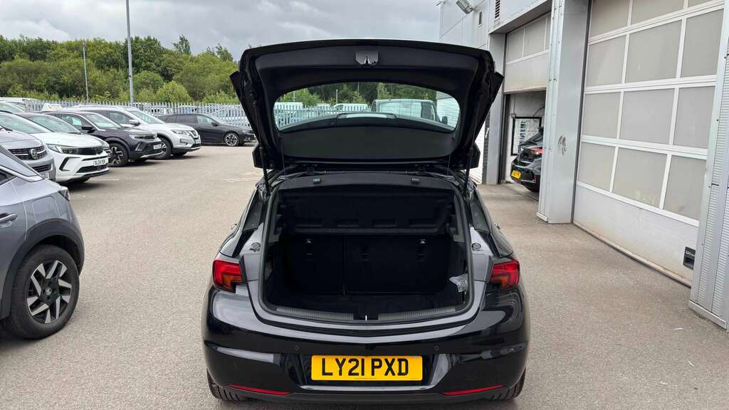 Vauxhall Astra 1.5 Turbo D Elite Nav Premium 2021 Black #3
