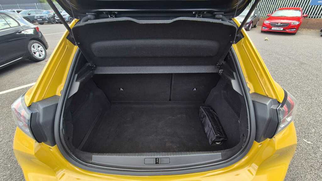 Peugeot 208 1.5 Bluehdi 100 Gt 2021 Yellow #4