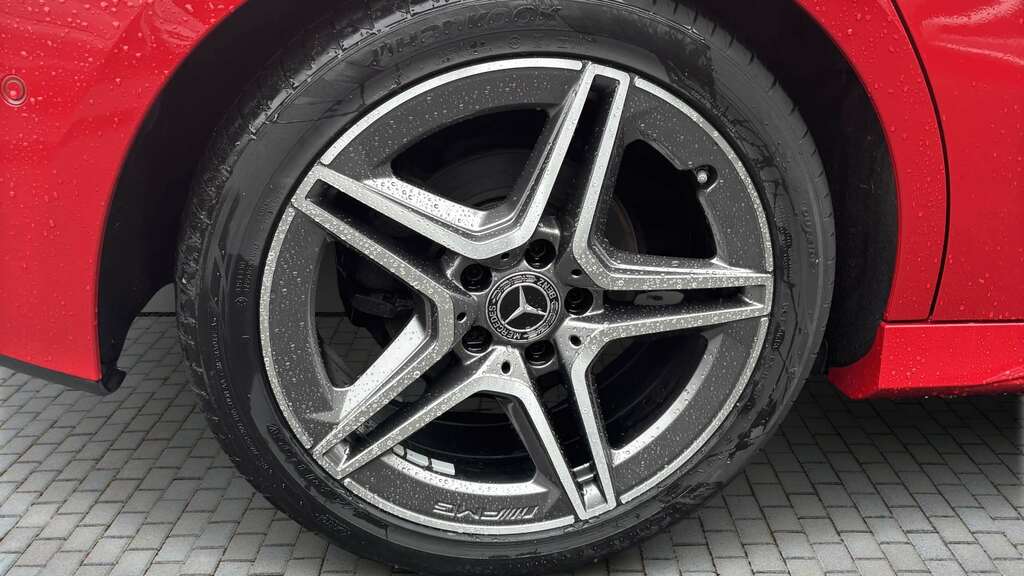 Mercedes-Benz A Class A180 Amg Line Executive 2019 GV69BTO Red #4